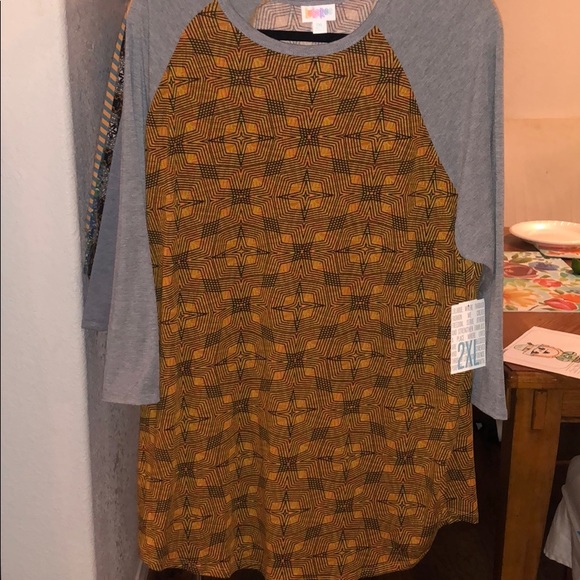 LuLaRoe Tops - LulaRoe Randy